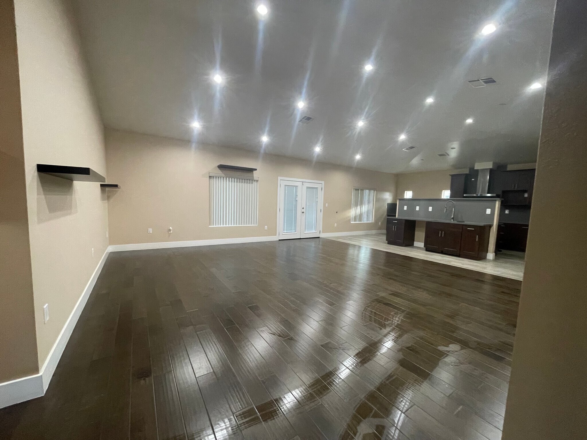 Building Photo - 17515 Live Oak St