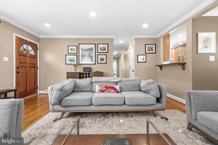 Building Photo - 3241 Holly Hill Dr