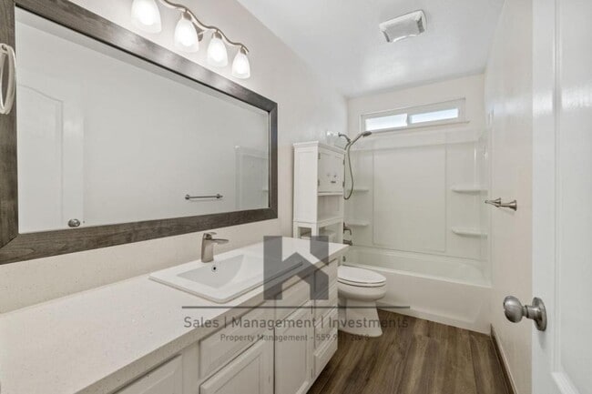 Building Photo - 2651 Elsinore St