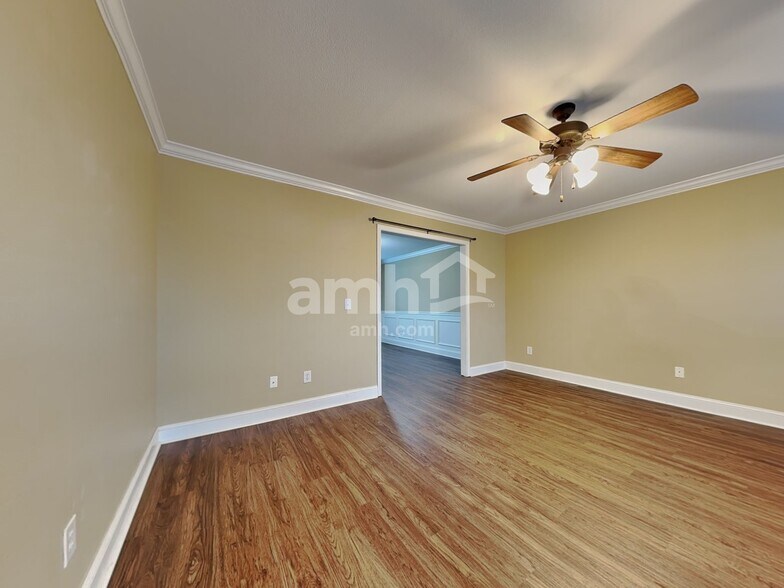 Building Photo - 6317 Stillglen Ln