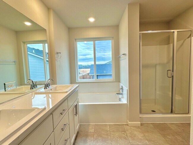 Building Photo - 6157 Savannah St SE