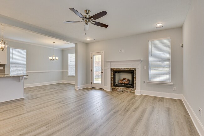 Building Photo - 926 Holbrook Dr