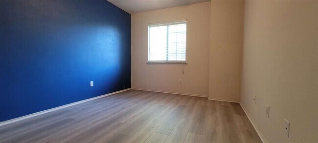 Building Photo - 2505 Winslow Dr