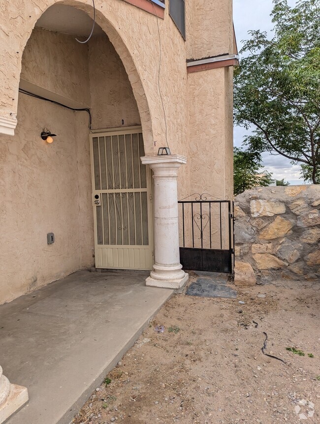 Building Photo - 11600 Marsh McCall Way