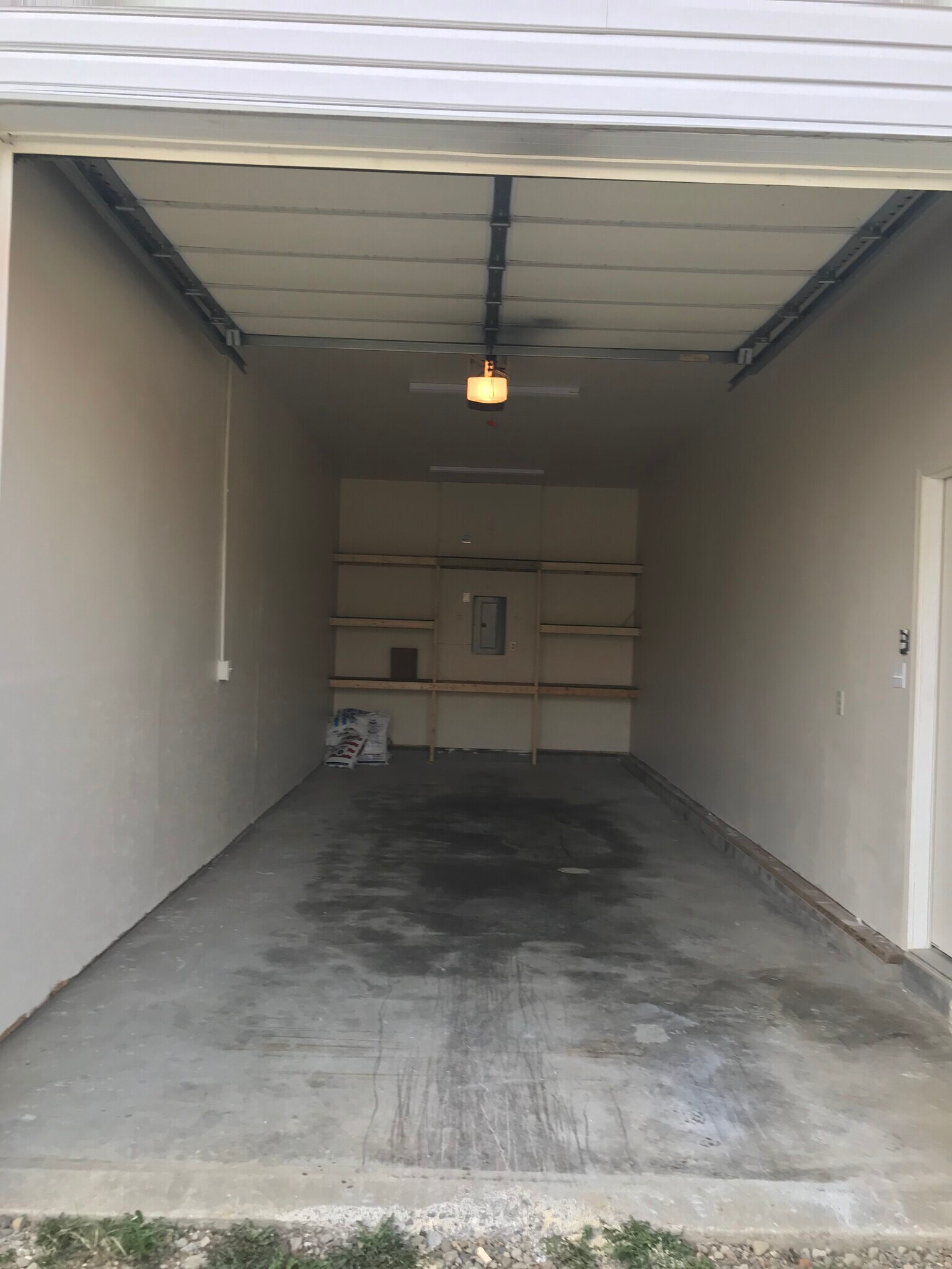 garage /storage - 18991 Reservoir Rd
