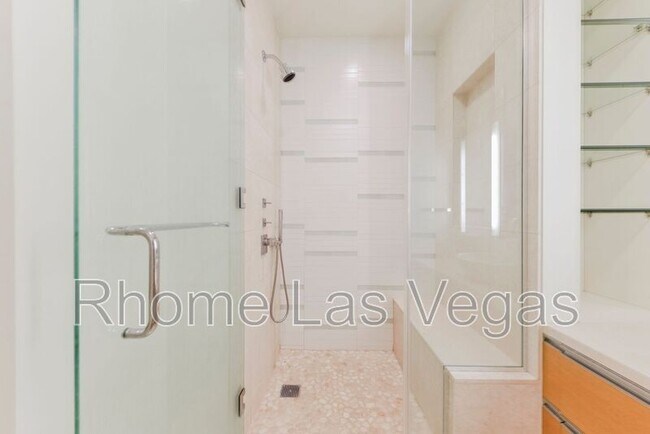 Building Photo - 3722 Las Vegas Blvd S
