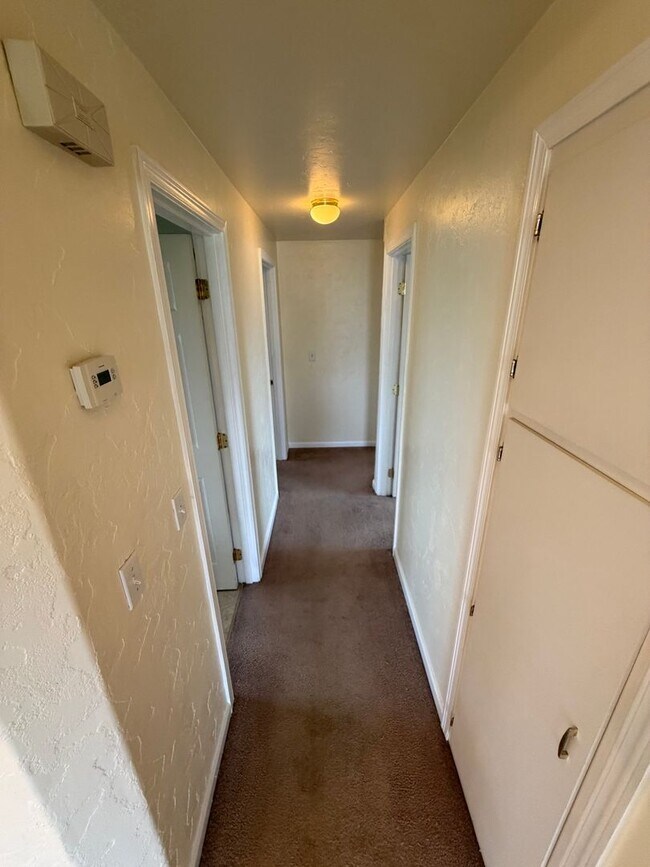 Building Photo - Must See 3 Bedroom with Fenced Yard!