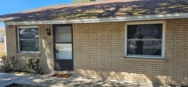 Building Photo - 38101 10th Ave