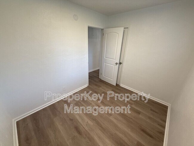 Building Photo - 4723 Harbin St