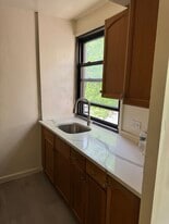 Building Photo - 98-34 63rd Dr