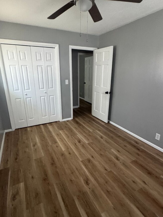 Building Photo - 3 Bedroom 2 Bath Home