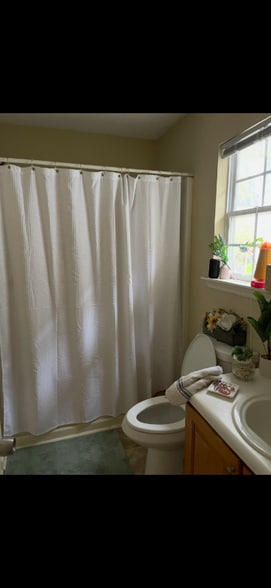 Building Photo - 35 W Sellers St