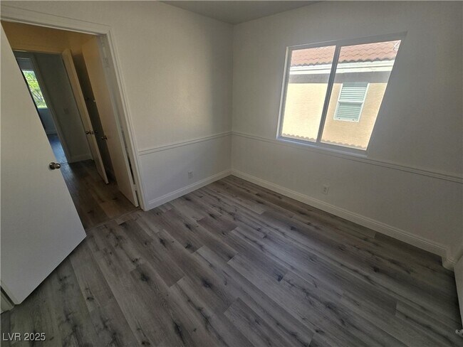 Building Photo - 9893 Canyon Peak Dr