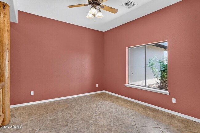 Building Photo - 3002 E Sherry Ln