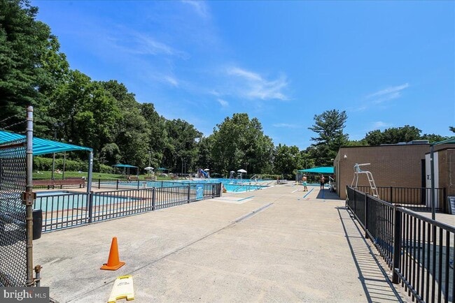 Building Photo - 6705 Hillandale Rd