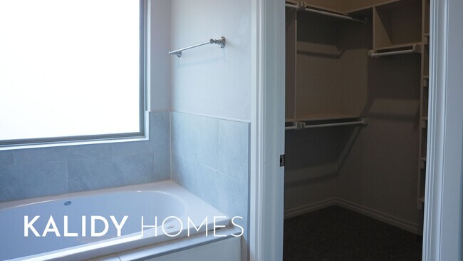 Building Photo - 5216 Bing Cir