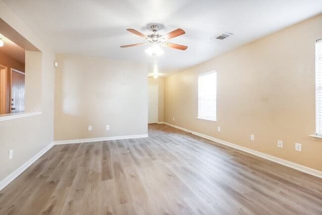 Building Photo - 11422 Seven Sisters Dr