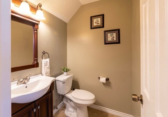 Building Photo - 11002 Hammerly Blvd