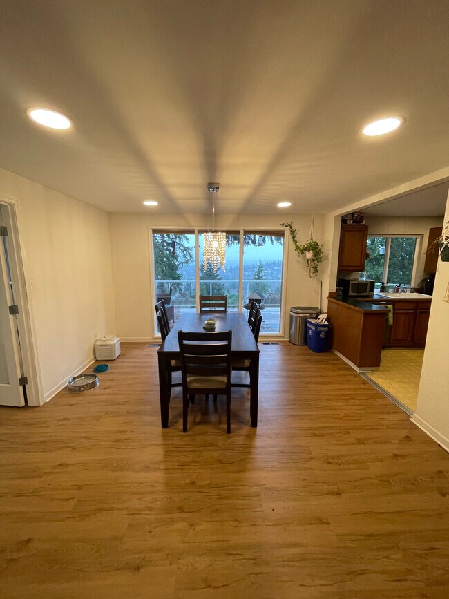 Building Photo - 1202 39th St