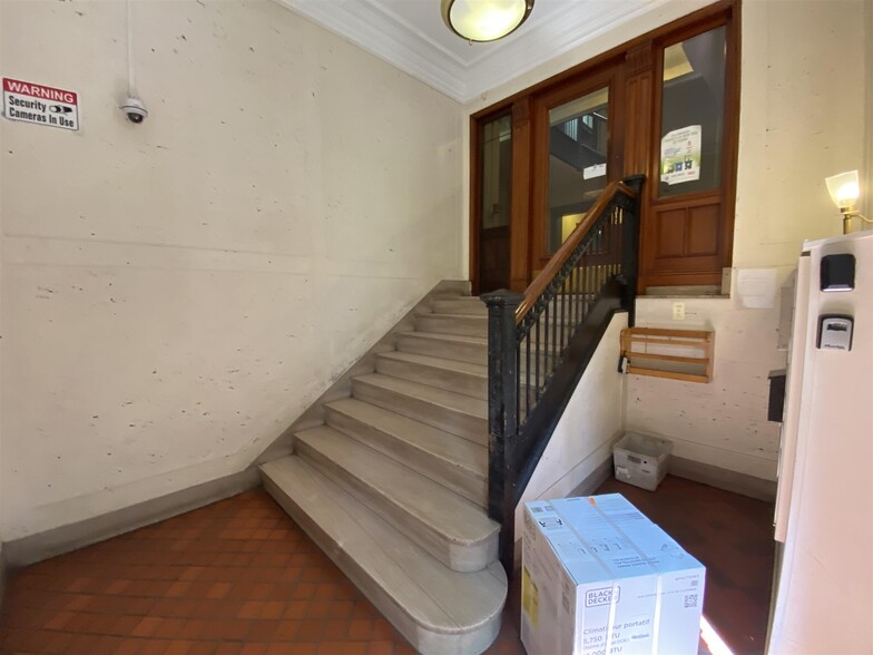 Building Photo - 1699 Cambridge St