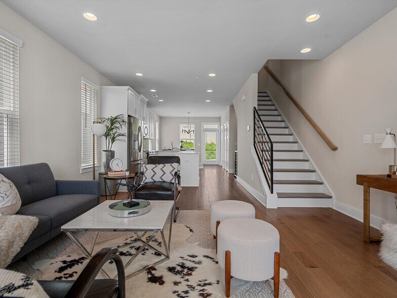 Building Photo - 4201 Bryant Terraces Dr