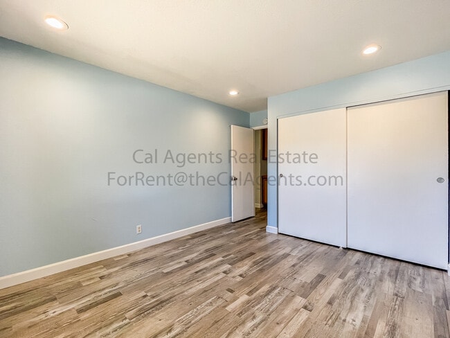 Building Photo - 3600 Siskiyou Ct