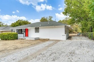 Building Photo - 225 W Belt Line Rd