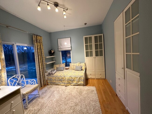 second bedroom - 1700 N Windsor Dr