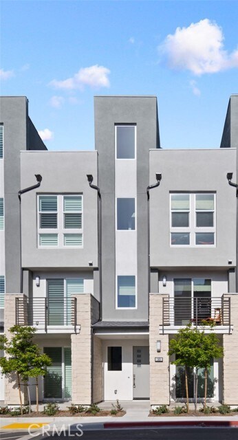 Building Photo - 1410 S Urbana St