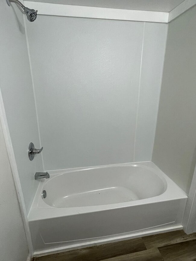 Building Photo - 1392