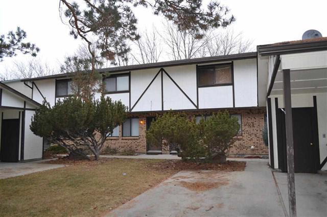 Building Photo - 2 Bedroom 1.5 Bathroom 4 plex (6 month lea...