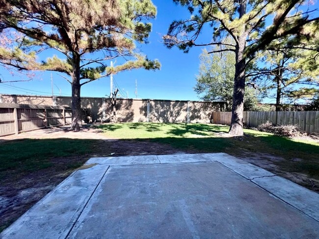 Building Photo - 19514 Azalea Valley Dr