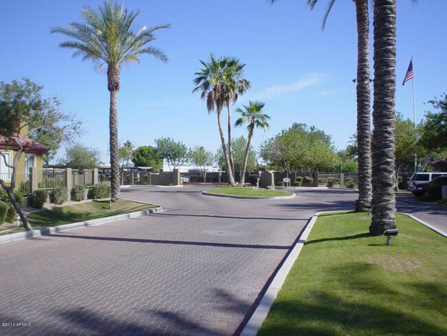 Building Photo - Premium Luxury 2 Bed 2 Bath Condo ++Pool/Spa ++Fitness