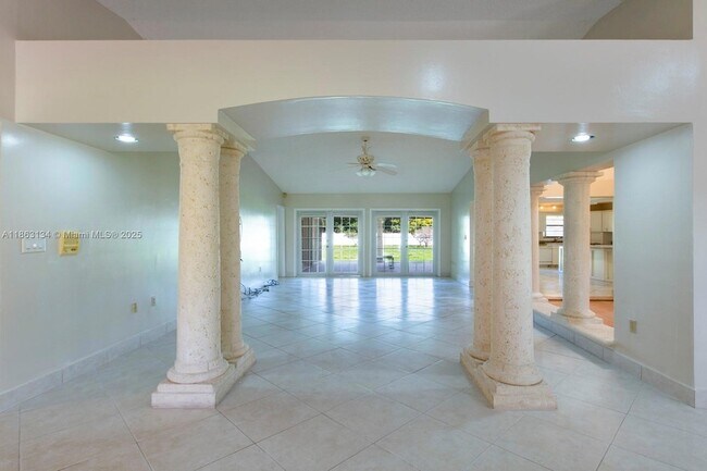 Building Photo - 161 SW 129th Ave