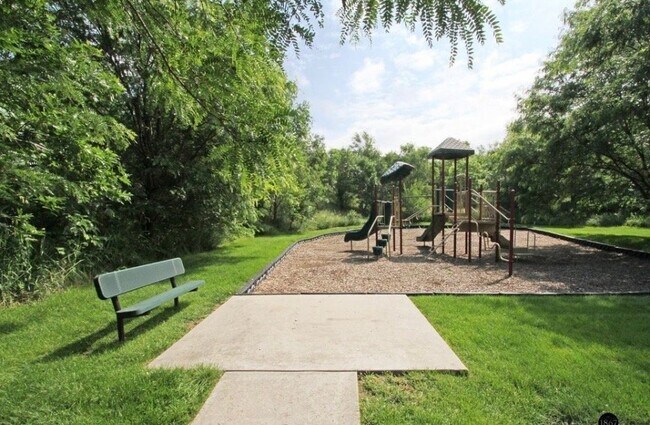 Building Photo - 6028 Glenbrook Ln