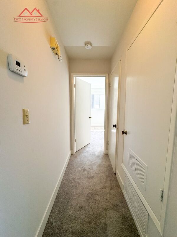 Building Photo - 411 College Ave