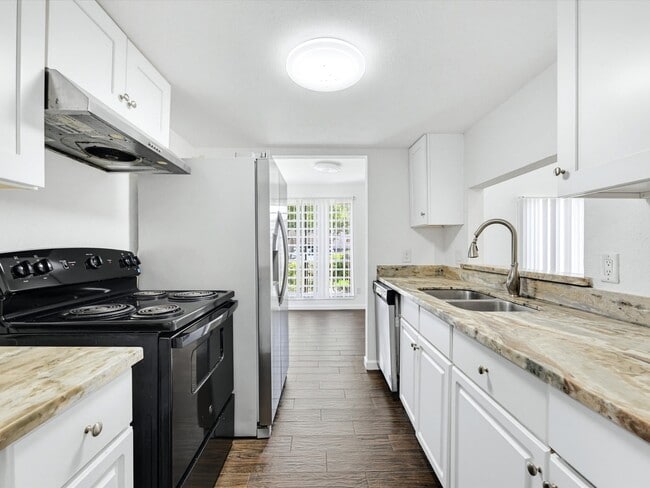 Building Photo - 9548 Pagewood Ln