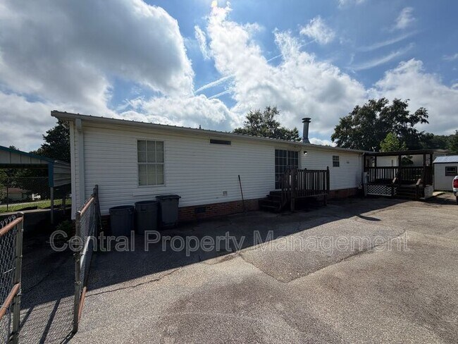 Building Photo - 167 Enon Church Rd