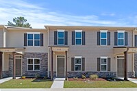 Building Photo - Beautiful Townhome!