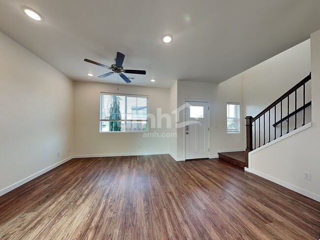 Building Photo - 23297 SE Dogwood St