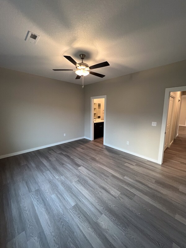 Building Photo - 5185 N Cypress St
