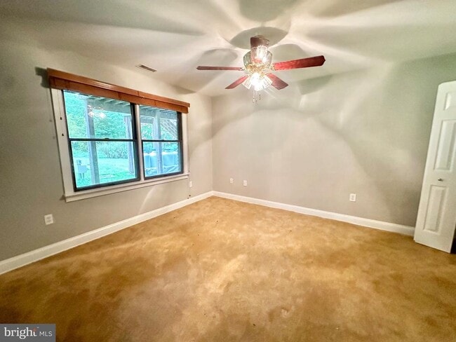 Building Photo - 9 Beechwood Ave