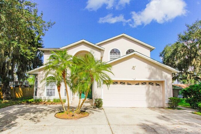 Building Photo - Beautiful Lake front home in West Kissimmee