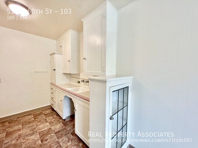 Building Photo - 515 N 50th St