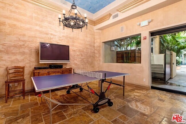 Building Photo - 16123 W Sunset Blvd