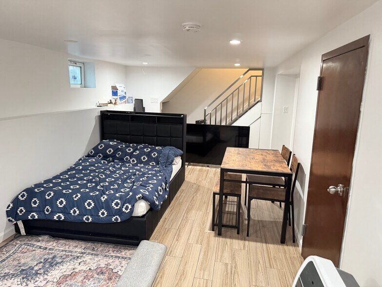 Building Photo - 13202 Atlantic Ave