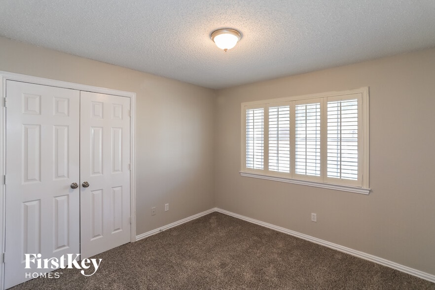 Building Photo - 311 Riverwalk Ln