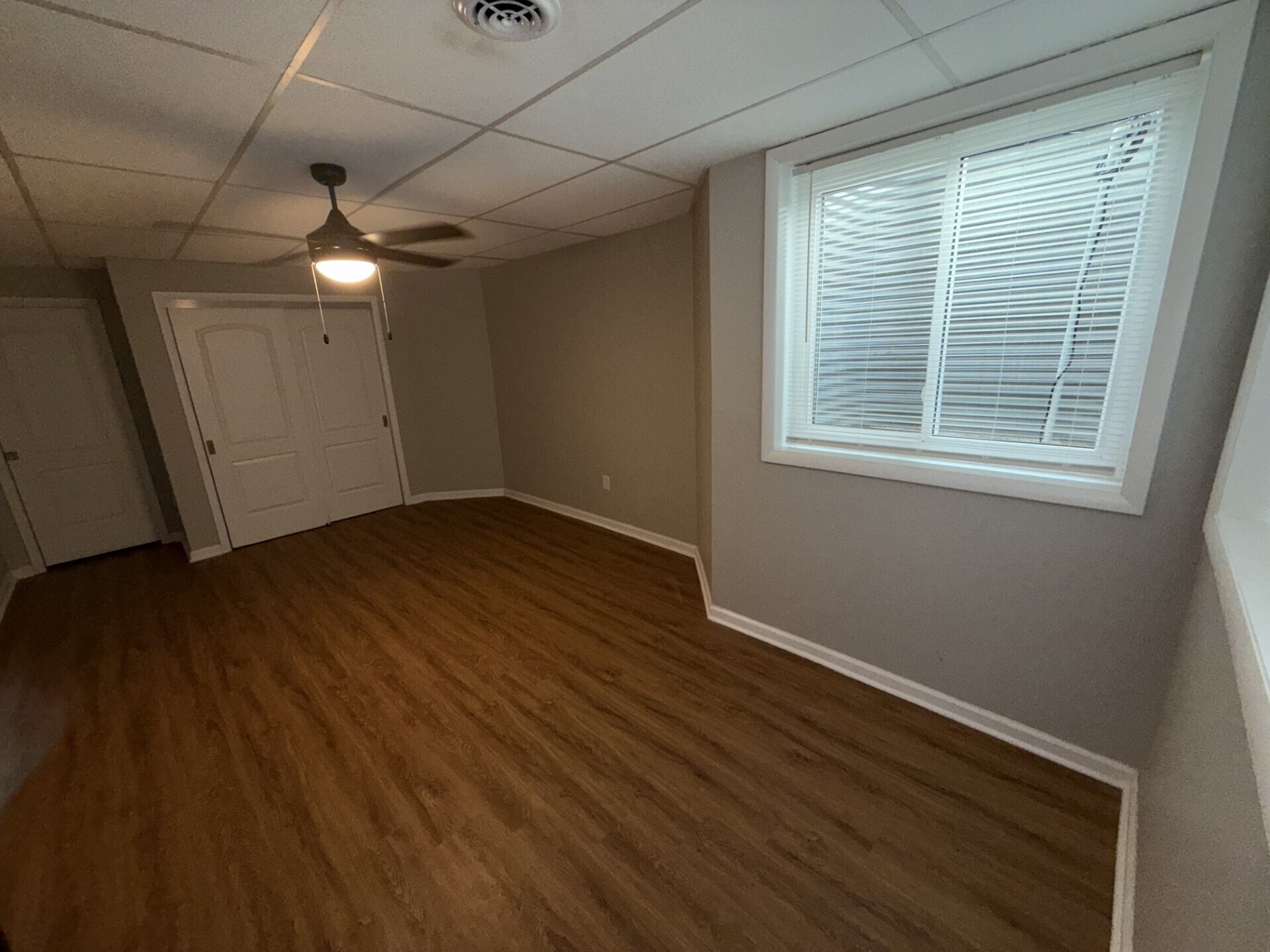 Master Bedroom 1 w/ Full Bath 1 Access - 513 Bernard Ave