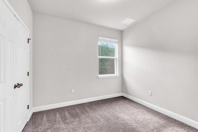 Building Photo - 6716 Vitruvius Dr
