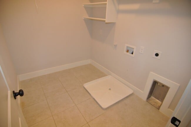 Building Photo - 829 Crystal Oak Ln